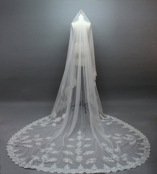 Enchanting Lace Veil - Adding Romance and Elegance to Your Wedding T048