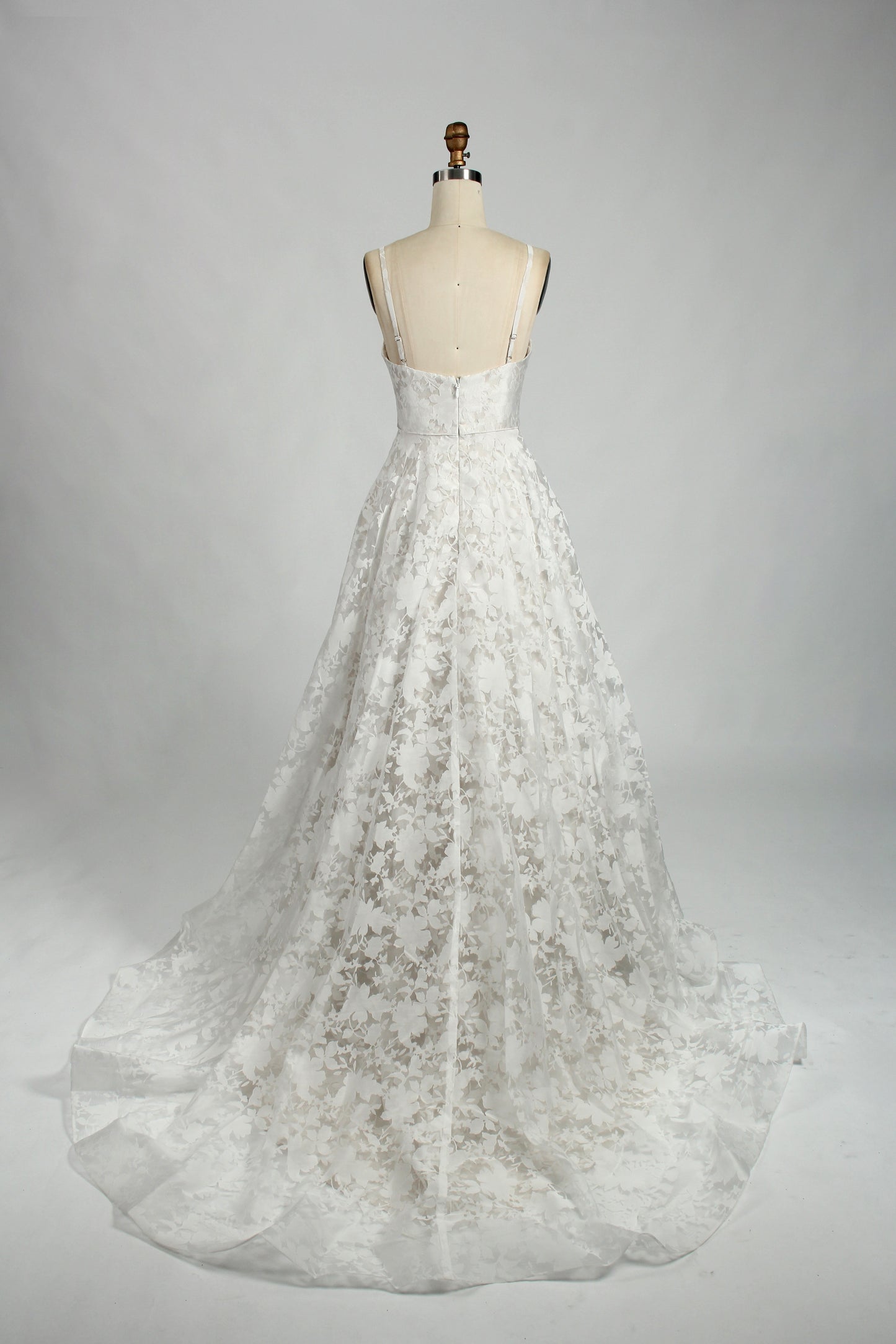 Exquisite Plus Size Wedding Gown with Petal Details - A Dreamy Choice 32845